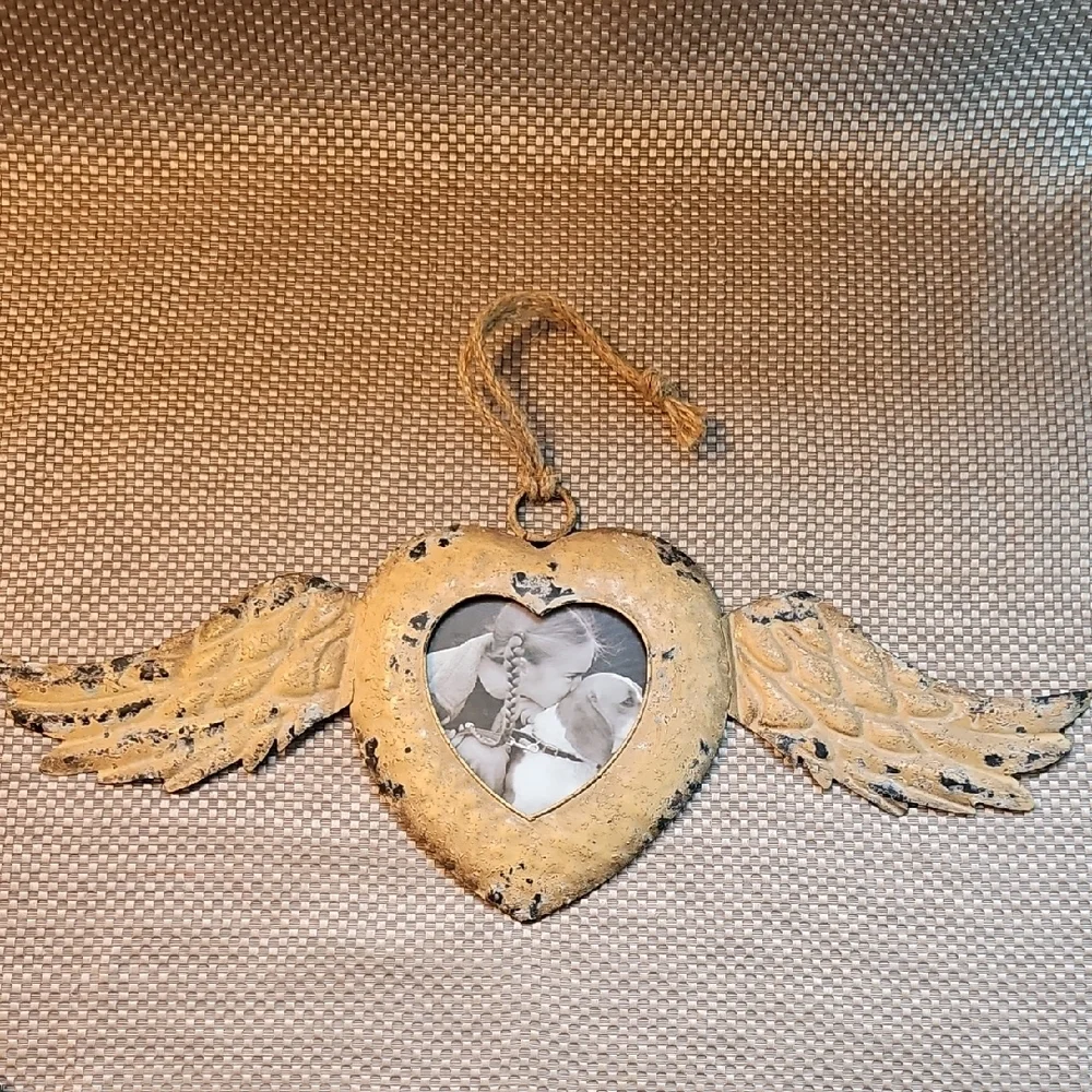 Vintage Style Angel Wing Hanging Picture Memory Frame Charming Rustic Farmhouse